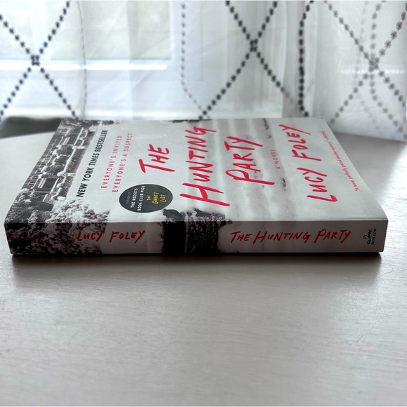 The Hunting Party By Lucy Foley - Picture 4 of 4